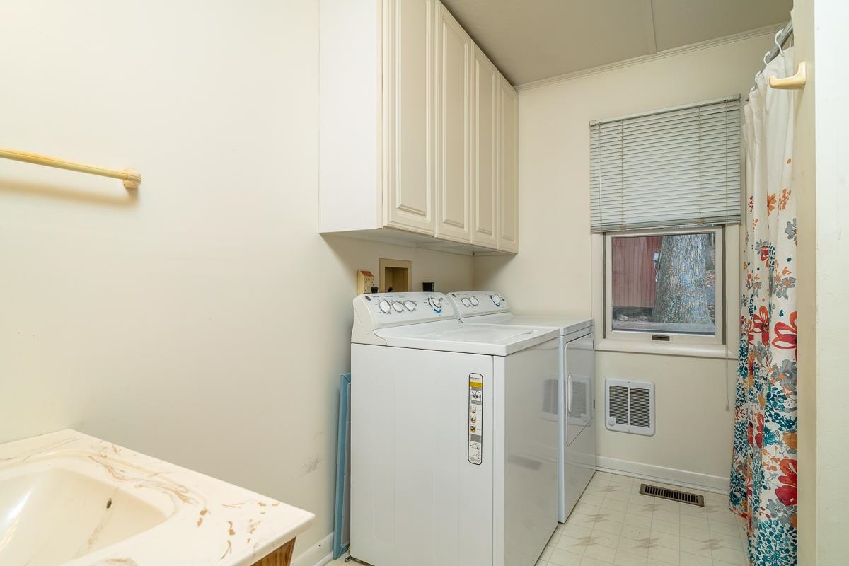 188 NEW MARKET RESERVOIR RD, NEW MARKET, Virginia 22844, 3 Bedrooms Bedrooms, ,2 BathroomsBathrooms,Residential,188 NEW MARKET RESERVOIR RD,675020 MLS # 675020