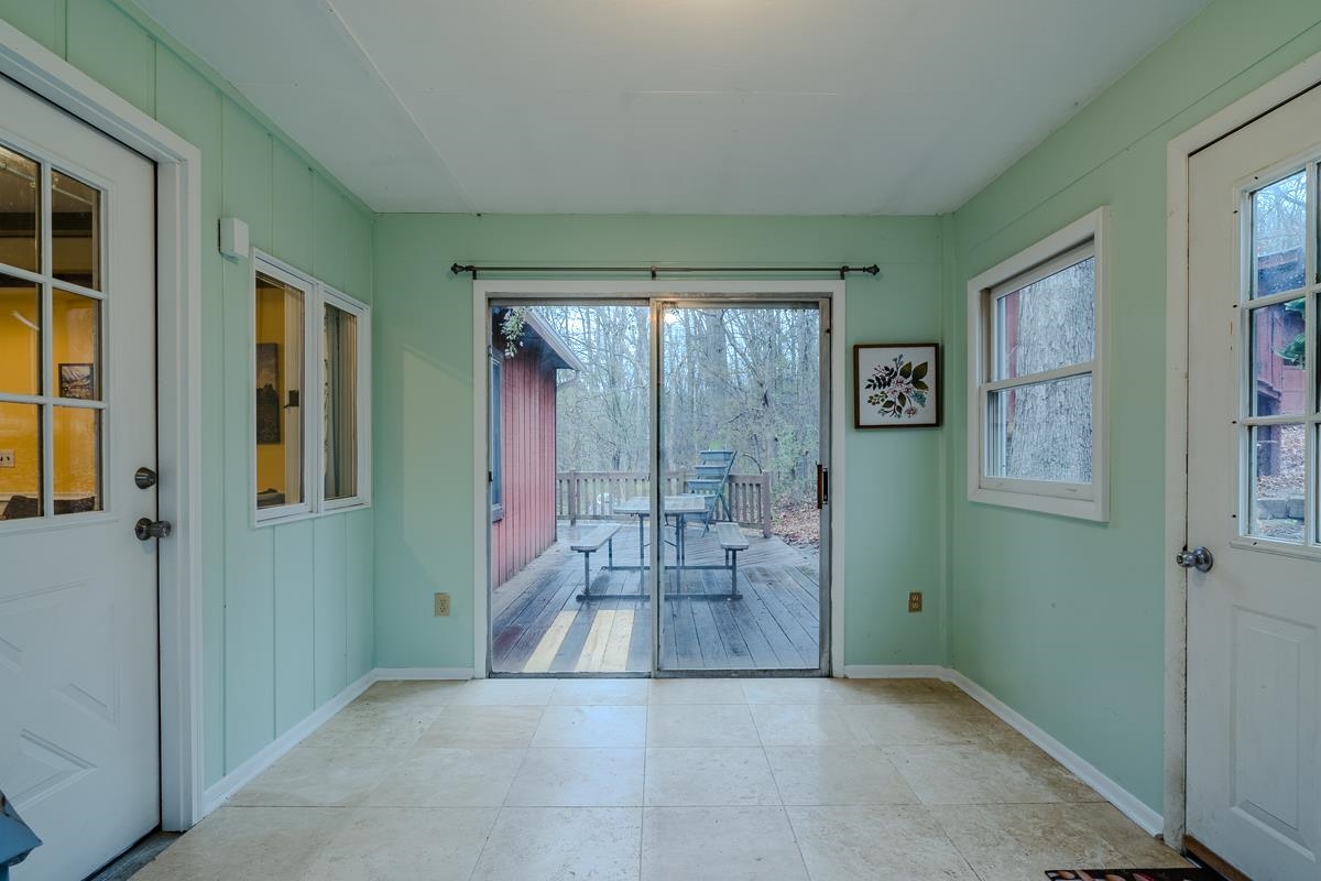 188 NEW MARKET RESERVOIR RD, NEW MARKET, Virginia 22844, 3 Bedrooms Bedrooms, ,2 BathroomsBathrooms,Residential,188 NEW MARKET RESERVOIR RD,675020 MLS # 675020