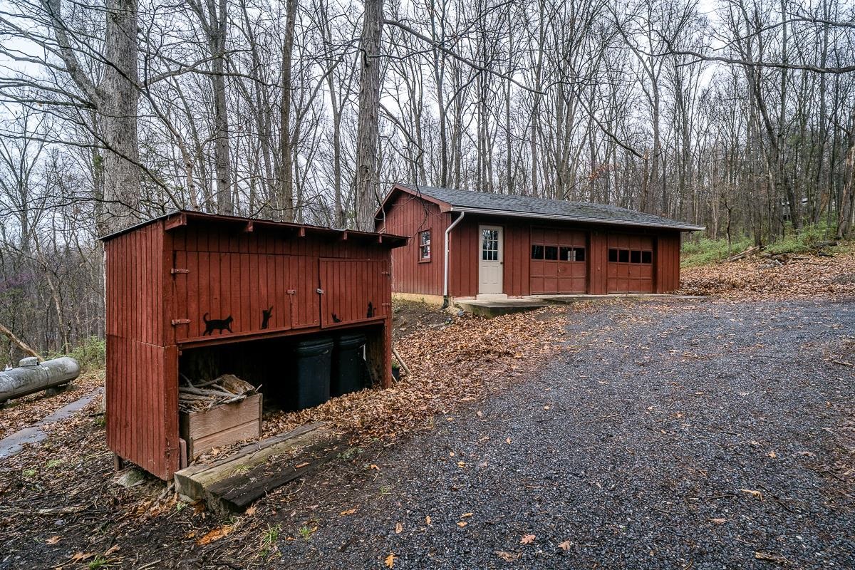 188 NEW MARKET RESERVOIR RD, NEW MARKET, Virginia 22844, 3 Bedrooms Bedrooms, ,2 BathroomsBathrooms,Residential,188 NEW MARKET RESERVOIR RD,675020 MLS # 675020