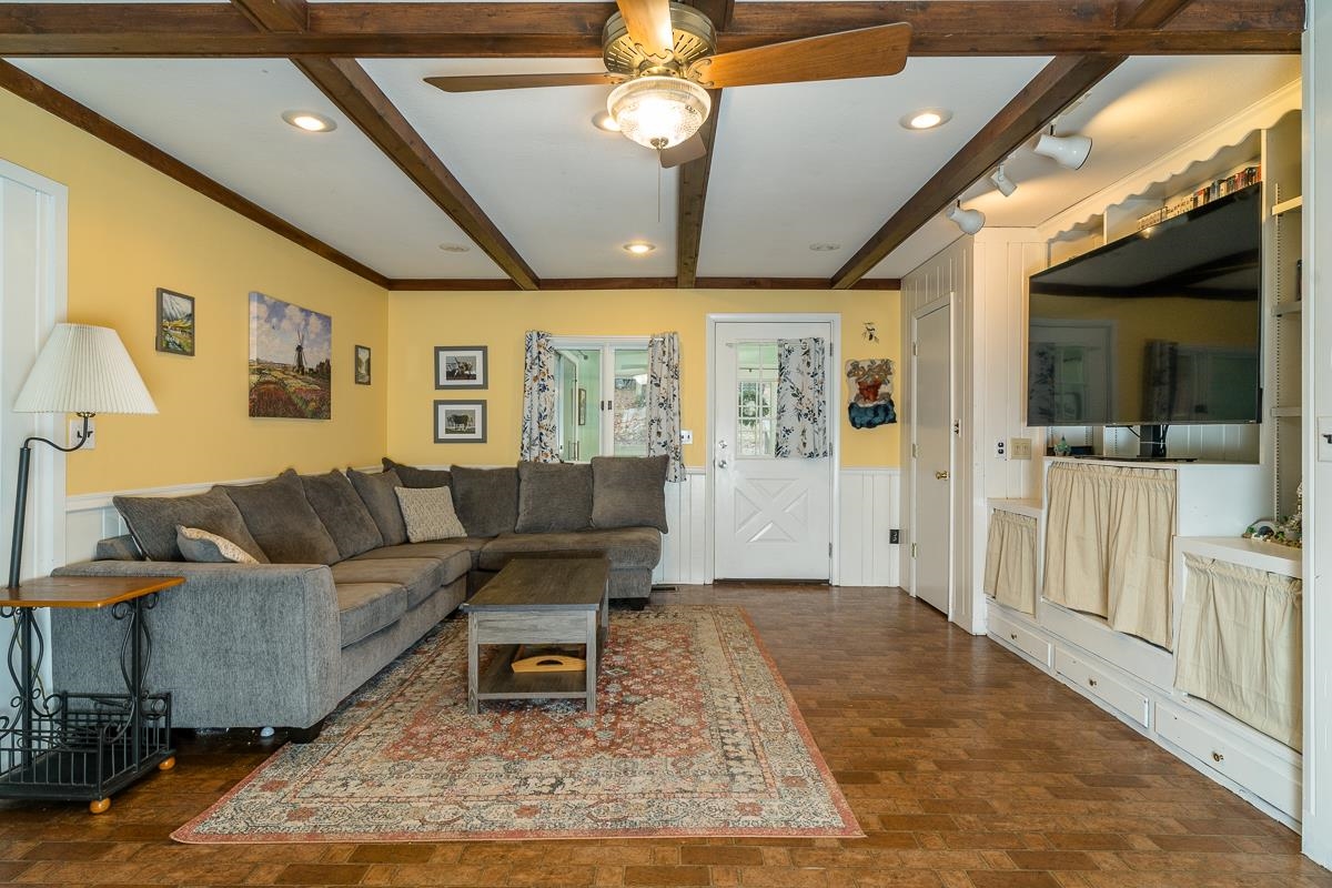 188 NEW MARKET RESERVOIR RD, NEW MARKET, Virginia 22844, 3 Bedrooms Bedrooms, ,2 BathroomsBathrooms,Residential,188 NEW MARKET RESERVOIR RD,675020 MLS # 675020