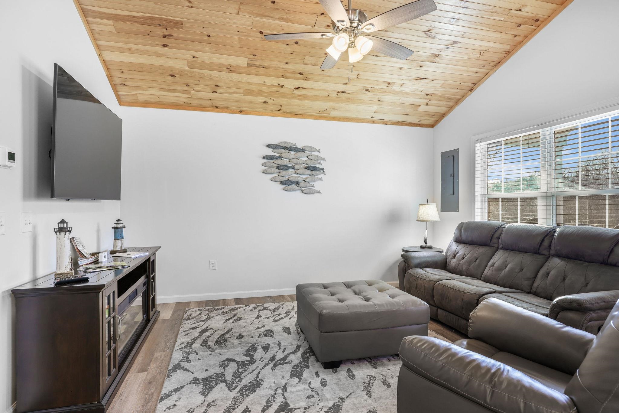 37 & 39 WHISTLE LN, SHENANDOAH, Virginia 22849, 5 Bedrooms Bedrooms, ,4 BathroomsBathrooms,Residential,37 & 39 WHISTLE LN,675022 MLS # 675022