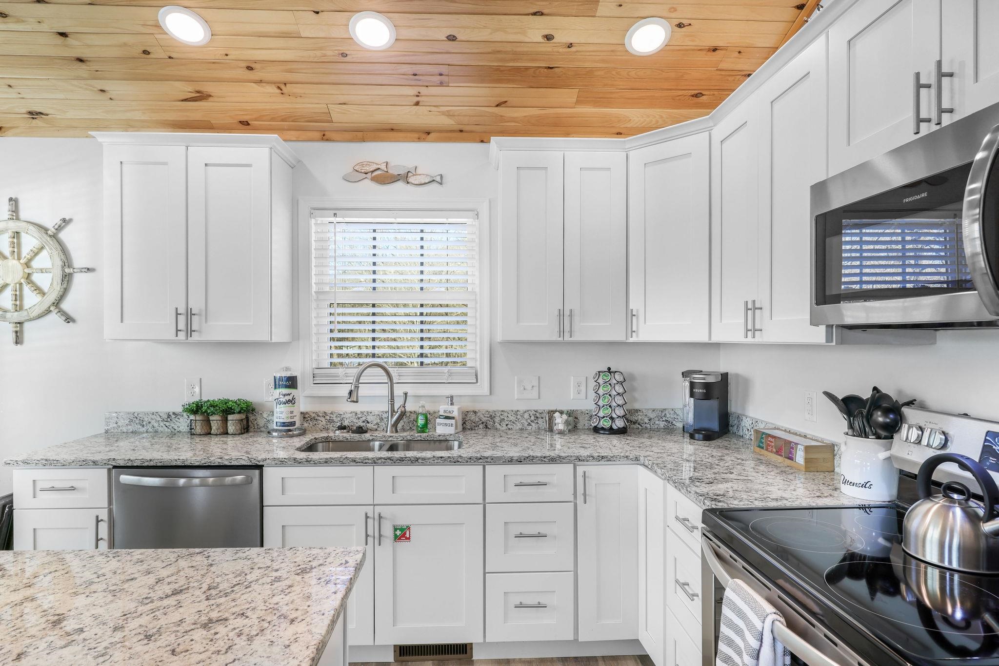 37 & 39 WHISTLE LN, SHENANDOAH, Virginia 22849, 5 Bedrooms Bedrooms, ,4 BathroomsBathrooms,Residential,37 & 39 WHISTLE LN,675022 MLS # 675022