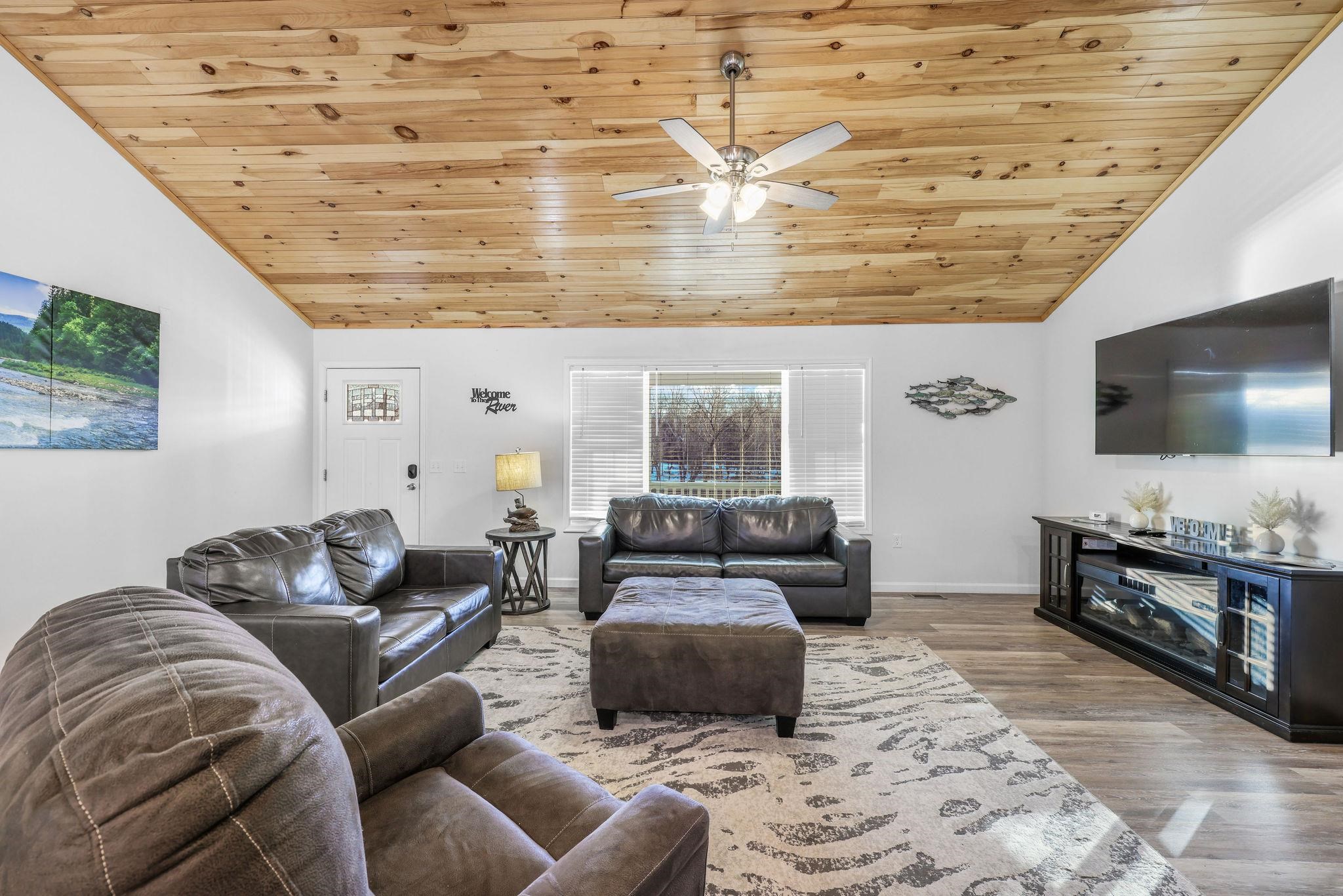 37 & 39 WHISTLE LN, SHENANDOAH, Virginia 22849, 5 Bedrooms Bedrooms, ,4 BathroomsBathrooms,Residential,37 & 39 WHISTLE LN,675022 MLS # 675022