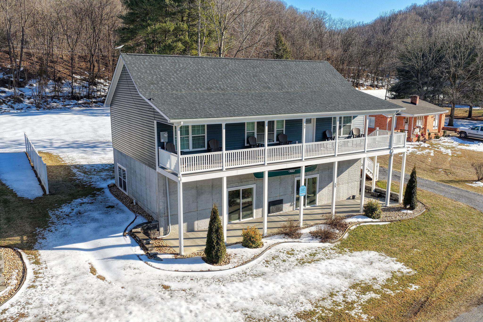 37 & 39 WHISTLE LN, SHENANDOAH, Virginia 22849, 5 Bedrooms Bedrooms, ,4 BathroomsBathrooms,Residential,37 & 39 WHISTLE LN,675022 MLS # 675022