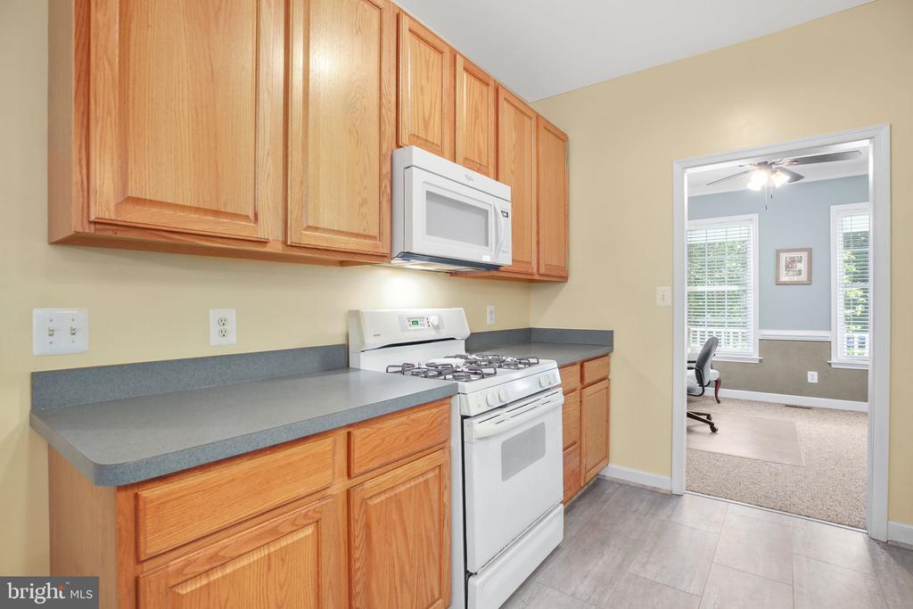 11710 GERANIUM ST, FREDERICKSBURG, Virginia 22407, 5 Bedrooms Bedrooms, ,2 BathroomsBathrooms,Residential,11710 GERANIUM ST,VASP2040032 MLS # VASP2040032