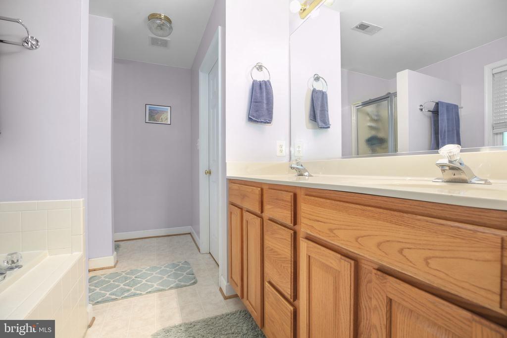 11710 GERANIUM ST, FREDERICKSBURG, Virginia 22407, 5 Bedrooms Bedrooms, ,2 BathroomsBathrooms,Residential,11710 GERANIUM ST,VASP2040032 MLS # VASP2040032