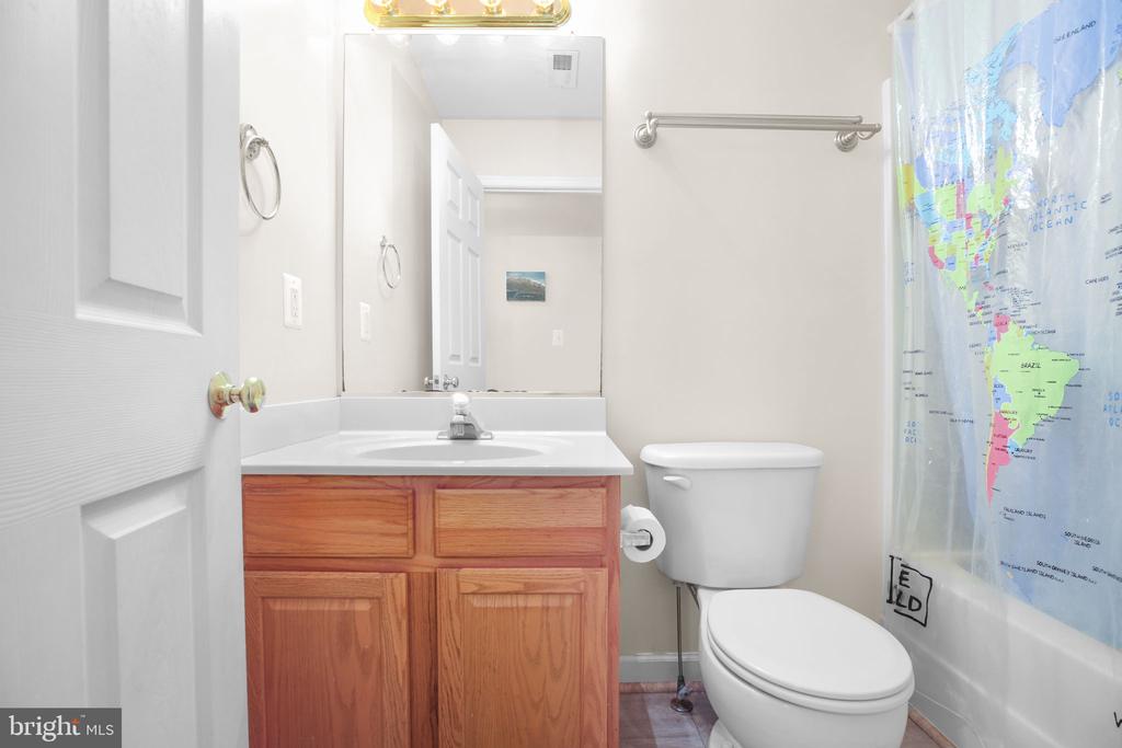 11710 GERANIUM ST, FREDERICKSBURG, Virginia 22407, 5 Bedrooms Bedrooms, ,2 BathroomsBathrooms,Residential,11710 GERANIUM ST,VASP2040032 MLS # VASP2040032