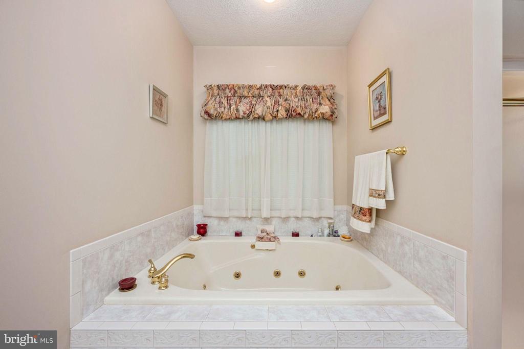 32236 DEEP MEADOW LN, LOCUST GROVE, Virginia 22508, 5 Bedrooms Bedrooms, ,3 BathroomsBathrooms,Residential,32236 DEEP MEADOW LN,VAOR2013628 MLS # VAOR2013628