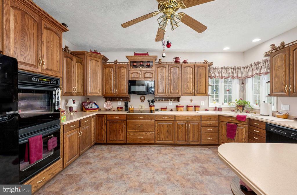 32236 DEEP MEADOW LN, LOCUST GROVE, Virginia 22508, 5 Bedrooms Bedrooms, ,3 BathroomsBathrooms,Residential,32236 DEEP MEADOW LN,VAOR2013628 MLS # VAOR2013628