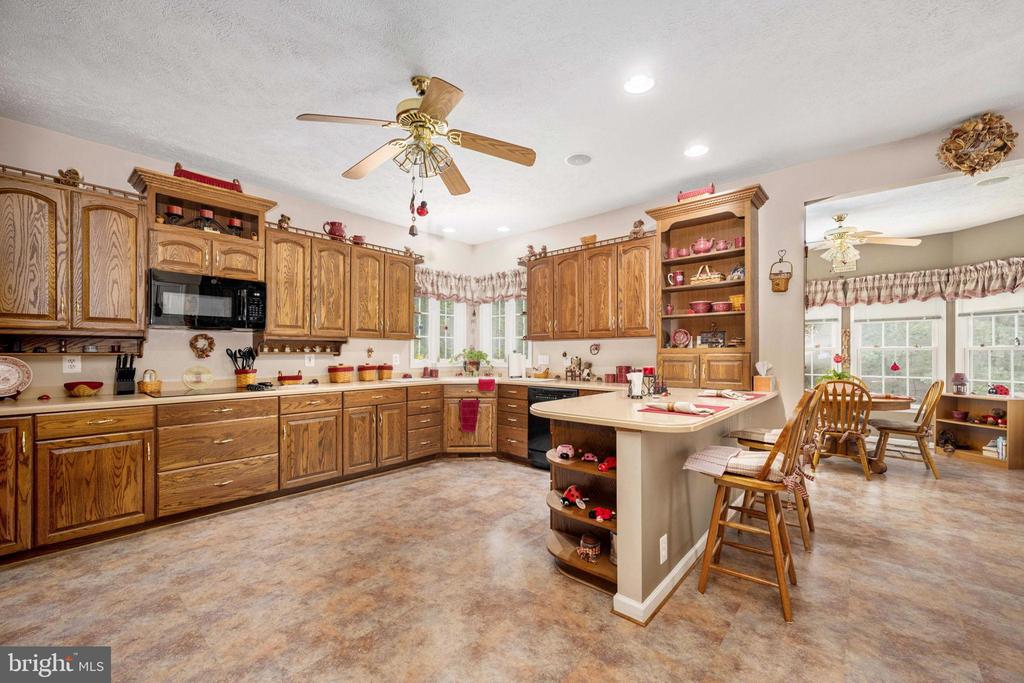 32236 DEEP MEADOW LN, LOCUST GROVE, Virginia 22508, 5 Bedrooms Bedrooms, ,3 BathroomsBathrooms,Residential,32236 DEEP MEADOW LN,VAOR2013628 MLS # VAOR2013628