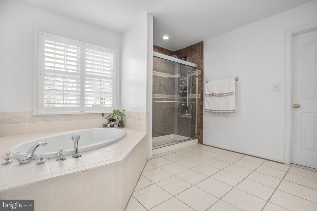 10804 TIDES CT, FREDERICKSBURG, Virginia 22408, 4 Bedrooms Bedrooms, ,3 BathroomsBathrooms,Residential,10804 TIDES CT,VASP2040262 MLS # VASP2040262