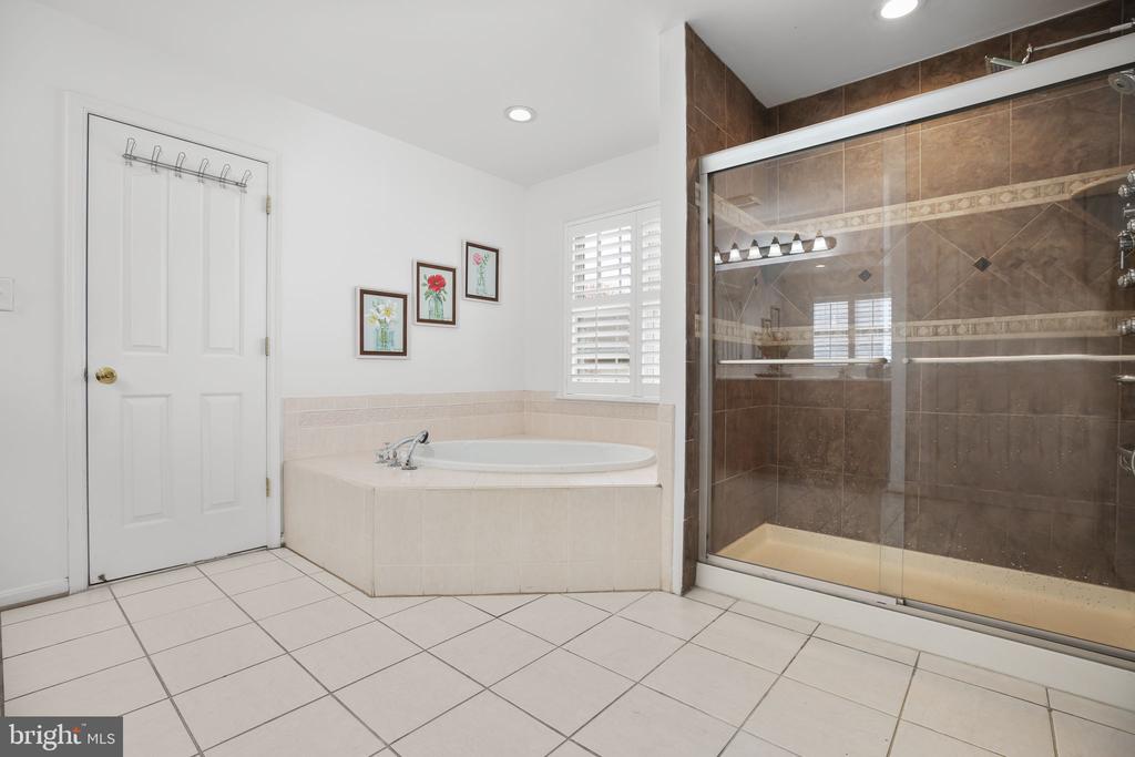 10804 TIDES CT, FREDERICKSBURG, Virginia 22408, 4 Bedrooms Bedrooms, ,3 BathroomsBathrooms,Residential,10804 TIDES CT,VASP2040262 MLS # VASP2040262