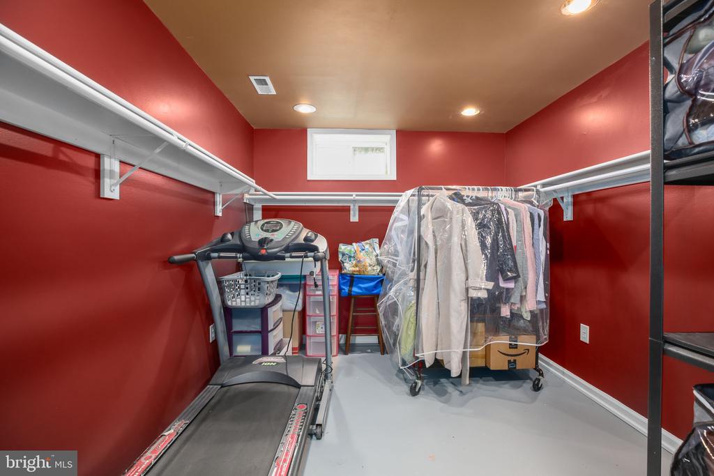 10804 TIDES CT, FREDERICKSBURG, Virginia 22408, 4 Bedrooms Bedrooms, ,3 BathroomsBathrooms,Residential,10804 TIDES CT,VASP2040262 MLS # VASP2040262