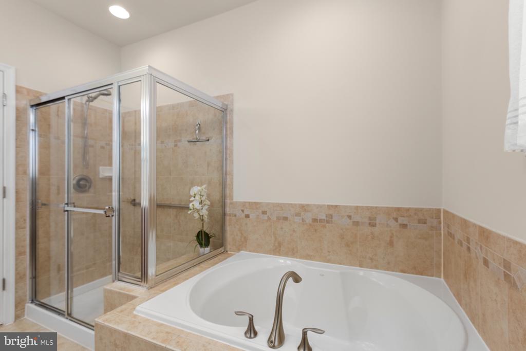 5606 CEDAR MOUNTAIN CT, FREDERICKSBURG, Virginia 22407, 2 Bedrooms Bedrooms, ,3 BathroomsBathrooms,Residential,5606 CEDAR MOUNTAIN CT,VASP2040148 MLS # VASP2040148