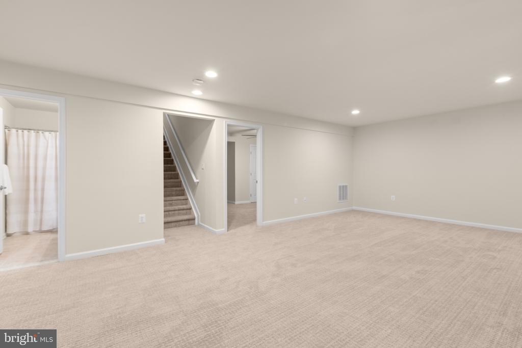 5606 CEDAR MOUNTAIN CT, FREDERICKSBURG, Virginia 22407, 2 Bedrooms Bedrooms, ,3 BathroomsBathrooms,Residential,5606 CEDAR MOUNTAIN CT,VASP2040148 MLS # VASP2040148