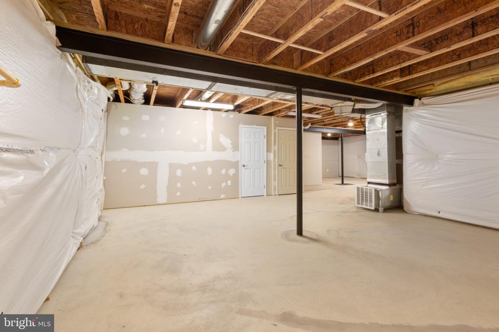 5606 CEDAR MOUNTAIN CT, FREDERICKSBURG, Virginia 22407, 2 Bedrooms Bedrooms, ,3 BathroomsBathrooms,Residential,5606 CEDAR MOUNTAIN CT,VASP2040148 MLS # VASP2040148