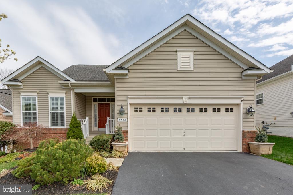 5606 CEDAR MOUNTAIN CT, FREDERICKSBURG, Virginia 22407, 2 Bedrooms Bedrooms, ,3 BathroomsBathrooms,Residential,5606 CEDAR MOUNTAIN CT,VASP2040148 MLS # VASP2040148