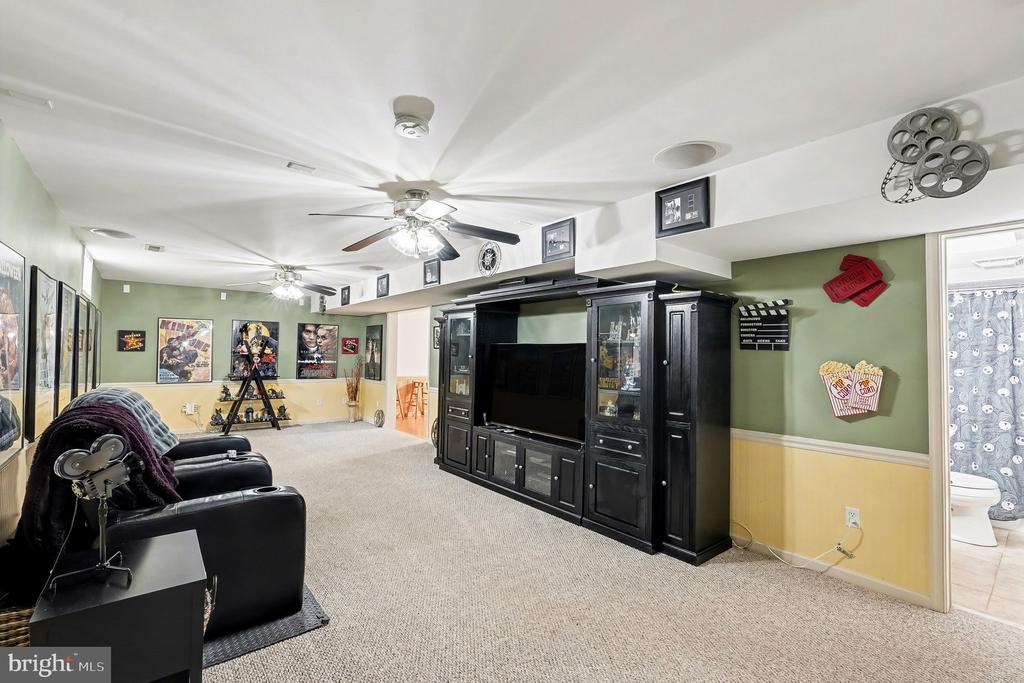 11702 INVERARRY DR, FREDERICKSBURG, Virginia 22407, 4 Bedrooms Bedrooms, ,3 BathroomsBathrooms,Residential,11702 INVERARRY DR,VASP2040030 MLS # VASP2040030