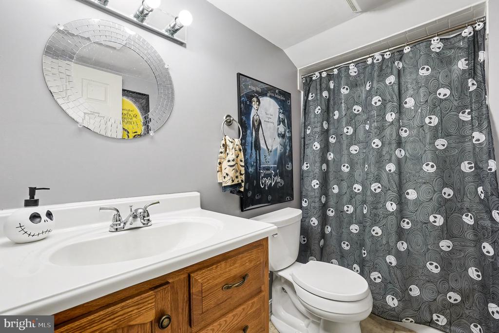 11702 INVERARRY DR, FREDERICKSBURG, Virginia 22407, 4 Bedrooms Bedrooms, ,3 BathroomsBathrooms,Residential,11702 INVERARRY DR,VASP2040030 MLS # VASP2040030