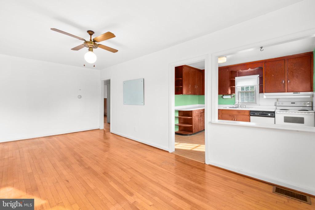 12425 FIVE MILE RD, FREDERICKSBURG, Virginia 22407, 3 Bedrooms Bedrooms, ,2 BathroomsBathrooms,Residential,12425 FIVE MILE RD,VASP2040304 MLS # VASP2040304