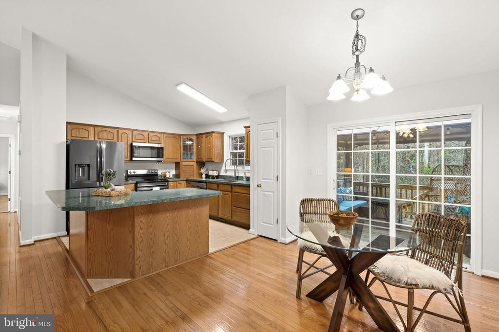 102 FAIRFAX LN, LOCUST GROVE, Virginia 22508, 5 Bedrooms Bedrooms, ,3 BathroomsBathrooms,Residential,LOWA,102 FAIRFAX LN,VAOR2013682 MLS # VAOR2013682