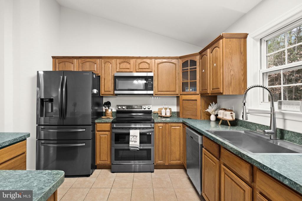 102 FAIRFAX LN, LOCUST GROVE, Virginia 22508, 5 Bedrooms Bedrooms, ,3 BathroomsBathrooms,Residential,LOWA,102 FAIRFAX LN,VAOR2013682 MLS # VAOR2013682