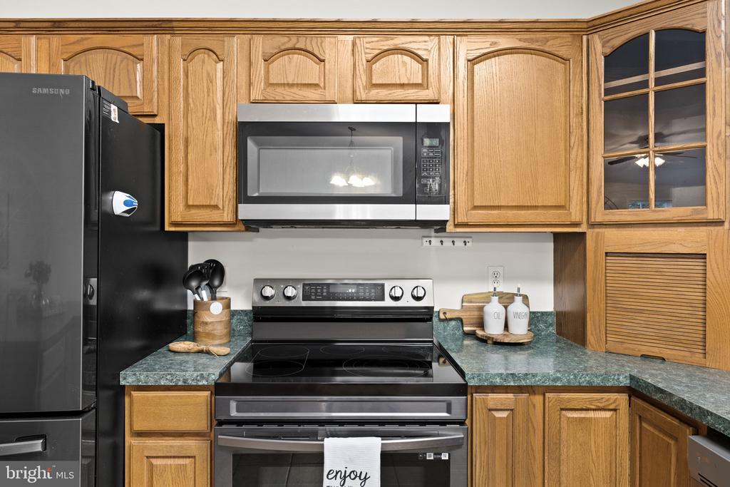 102 FAIRFAX LN, LOCUST GROVE, Virginia 22508, 5 Bedrooms Bedrooms, ,3 BathroomsBathrooms,Residential,LOWA,102 FAIRFAX LN,VAOR2013682 MLS # VAOR2013682