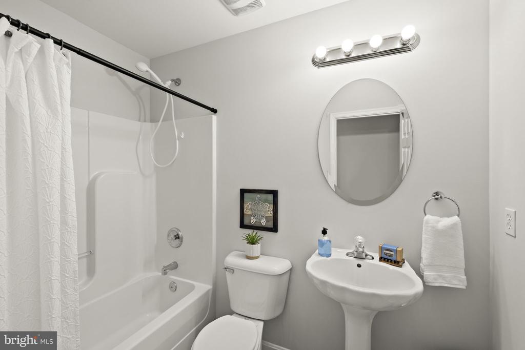 102 FAIRFAX LN, LOCUST GROVE, Virginia 22508, 5 Bedrooms Bedrooms, ,3 BathroomsBathrooms,Residential,LOWA,102 FAIRFAX LN,VAOR2013682 MLS # VAOR2013682