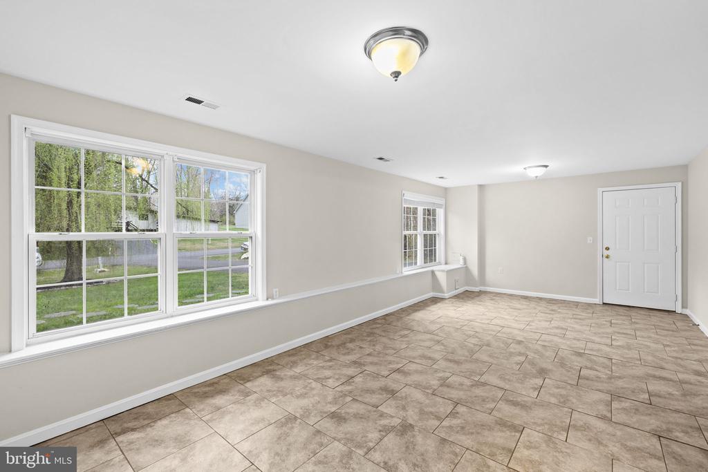 102 FAIRFAX LN, LOCUST GROVE, Virginia 22508, 5 Bedrooms Bedrooms, ,3 BathroomsBathrooms,Residential,LOWA,102 FAIRFAX LN,VAOR2013682 MLS # VAOR2013682