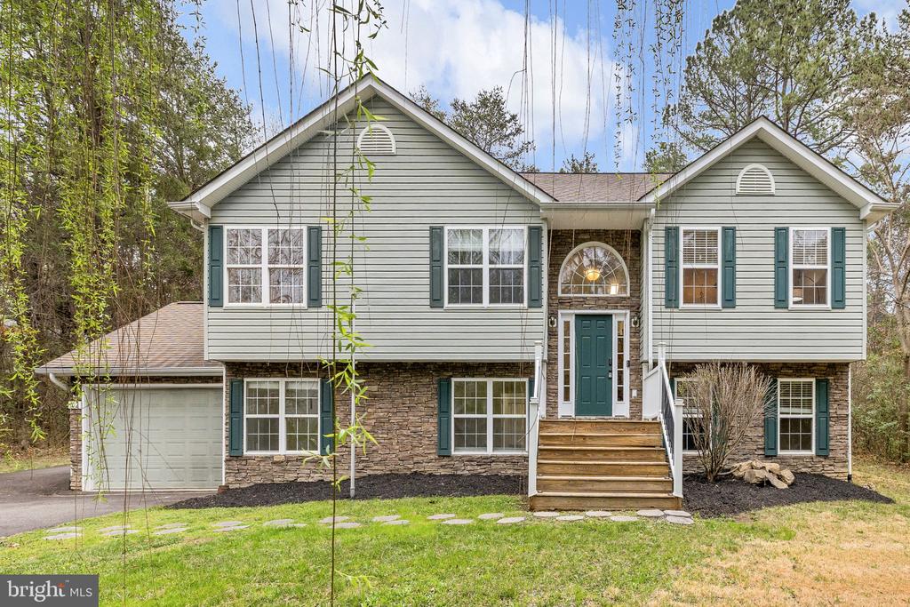 102 FAIRFAX LN, LOCUST GROVE, Virginia 22508, 5 Bedrooms Bedrooms, ,3 BathroomsBathrooms,Residential,LOWA,102 FAIRFAX LN,VAOR2013682 MLS # VAOR2013682