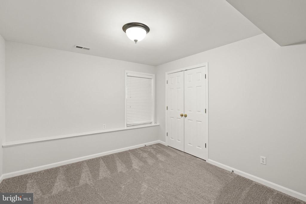 102 FAIRFAX LN, LOCUST GROVE, Virginia 22508, 5 Bedrooms Bedrooms, ,3 BathroomsBathrooms,Residential,LOWA,102 FAIRFAX LN,VAOR2013682 MLS # VAOR2013682