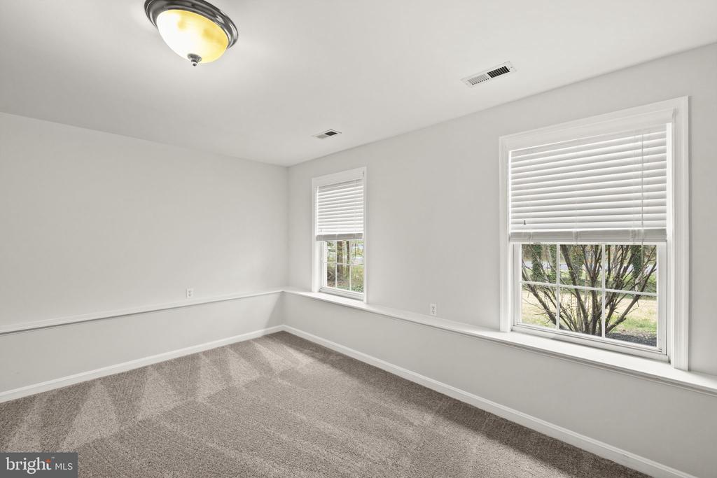 102 FAIRFAX LN, LOCUST GROVE, Virginia 22508, 5 Bedrooms Bedrooms, ,3 BathroomsBathrooms,Residential,LOWA,102 FAIRFAX LN,VAOR2013682 MLS # VAOR2013682