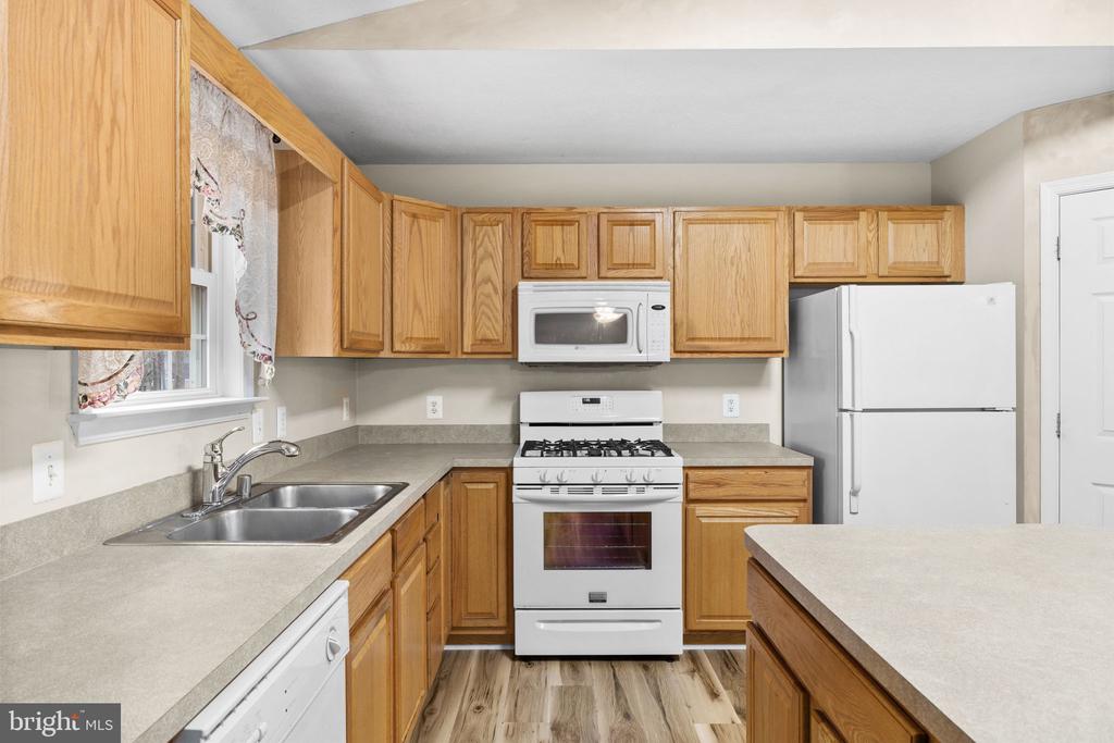 3700 ALBERTA DR, FREDERICKSBURG, Virginia 22408, 3 Bedrooms Bedrooms, ,2 BathroomsBathrooms,Residential,3700 ALBERTA DR,VASP2040230 MLS # VASP2040230