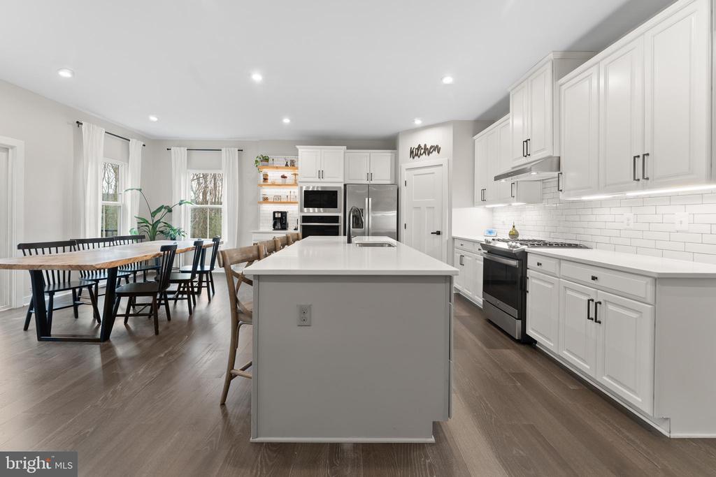 8600 RAWLINGS CT, SPOTSYLVANIA, Virginia 22551, 5 Bedrooms Bedrooms, ,4 BathroomsBathrooms,Residential,8600 RAWLINGS CT,VASP2040336 MLS # VASP2040336