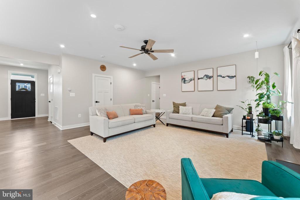 8600 RAWLINGS CT, SPOTSYLVANIA, Virginia 22551, 5 Bedrooms Bedrooms, ,4 BathroomsBathrooms,Residential,8600 RAWLINGS CT,VASP2040336 MLS # VASP2040336