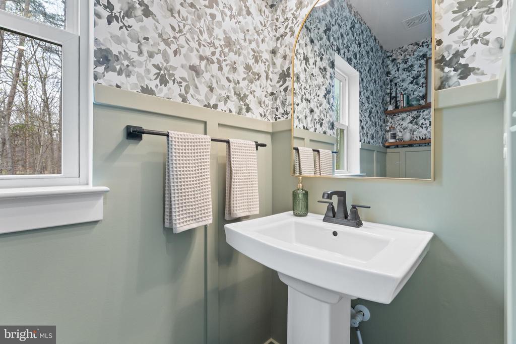 8600 RAWLINGS CT, SPOTSYLVANIA, Virginia 22551, 5 Bedrooms Bedrooms, ,4 BathroomsBathrooms,Residential,8600 RAWLINGS CT,VASP2040336 MLS # VASP2040336