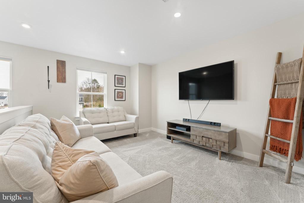 8600 RAWLINGS CT, SPOTSYLVANIA, Virginia 22551, 5 Bedrooms Bedrooms, ,4 BathroomsBathrooms,Residential,8600 RAWLINGS CT,VASP2040336 MLS # VASP2040336