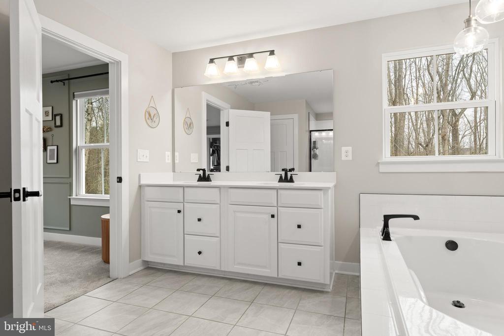 8600 RAWLINGS CT, SPOTSYLVANIA, Virginia 22551, 5 Bedrooms Bedrooms, ,4 BathroomsBathrooms,Residential,8600 RAWLINGS CT,VASP2040336 MLS # VASP2040336