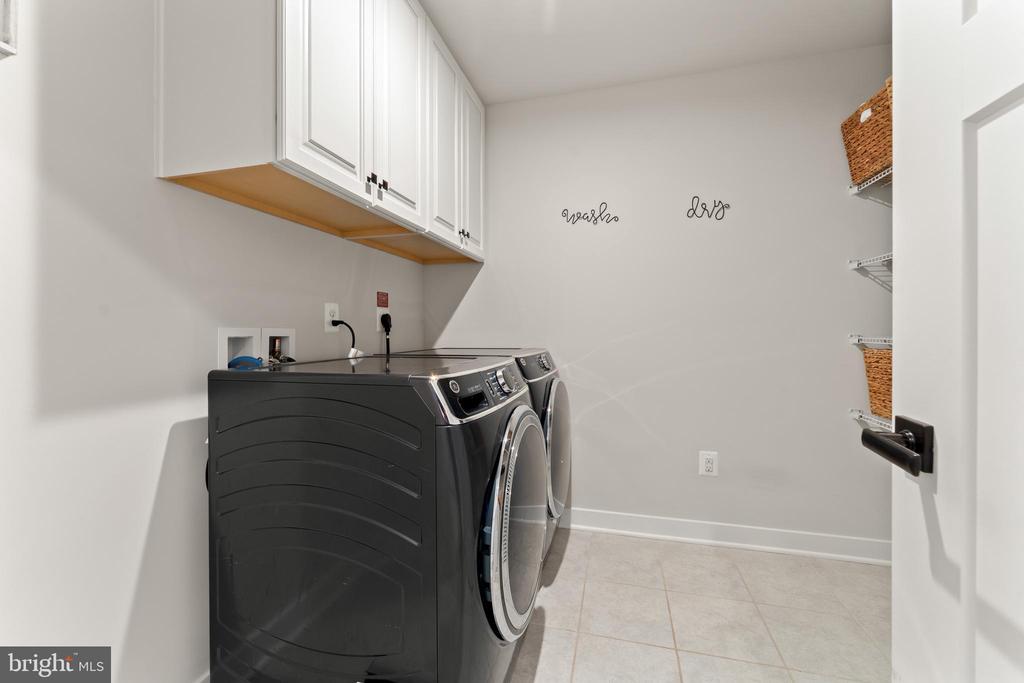 8600 RAWLINGS CT, SPOTSYLVANIA, Virginia 22551, 5 Bedrooms Bedrooms, ,4 BathroomsBathrooms,Residential,8600 RAWLINGS CT,VASP2040336 MLS # VASP2040336