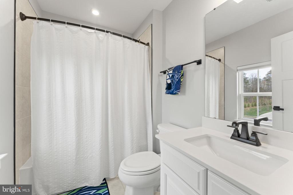 8600 RAWLINGS CT, SPOTSYLVANIA, Virginia 22551, 5 Bedrooms Bedrooms, ,4 BathroomsBathrooms,Residential,8600 RAWLINGS CT,VASP2040336 MLS # VASP2040336