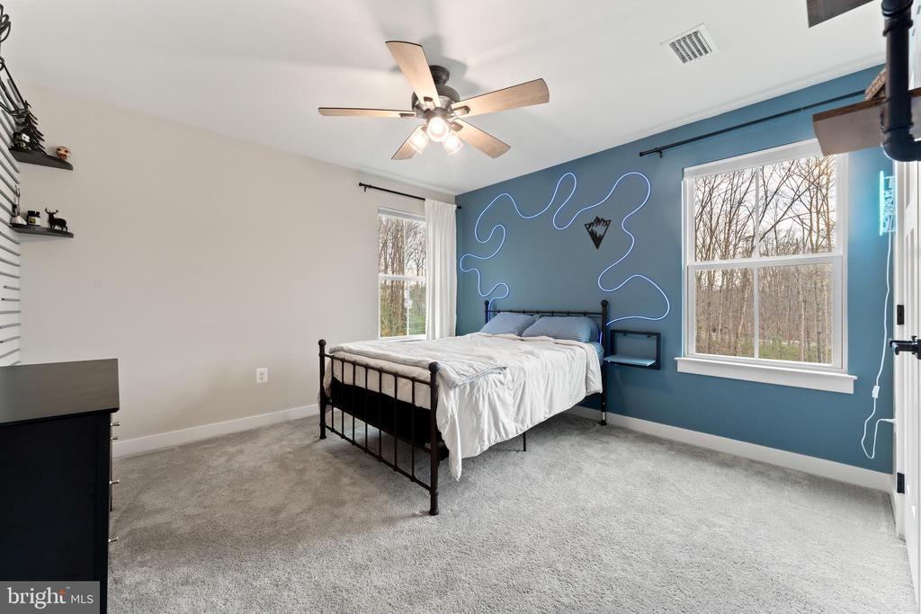 8600 RAWLINGS CT, SPOTSYLVANIA, Virginia 22551, 5 Bedrooms Bedrooms, ,4 BathroomsBathrooms,Residential,8600 RAWLINGS CT,VASP2040336 MLS # VASP2040336