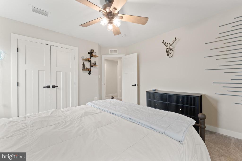 8600 RAWLINGS CT, SPOTSYLVANIA, Virginia 22551, 5 Bedrooms Bedrooms, ,4 BathroomsBathrooms,Residential,8600 RAWLINGS CT,VASP2040336 MLS # VASP2040336