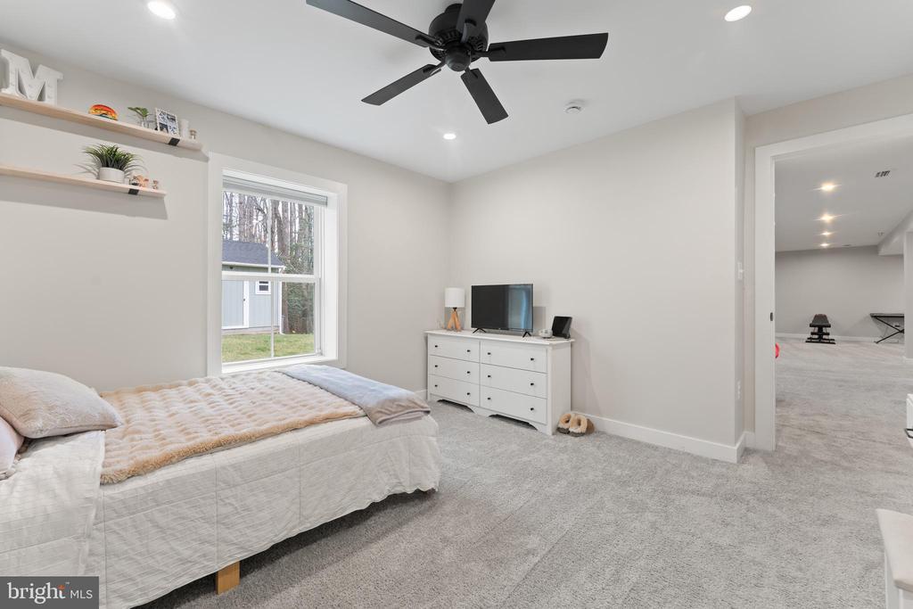 8600 RAWLINGS CT, SPOTSYLVANIA, Virginia 22551, 5 Bedrooms Bedrooms, ,4 BathroomsBathrooms,Residential,8600 RAWLINGS CT,VASP2040336 MLS # VASP2040336