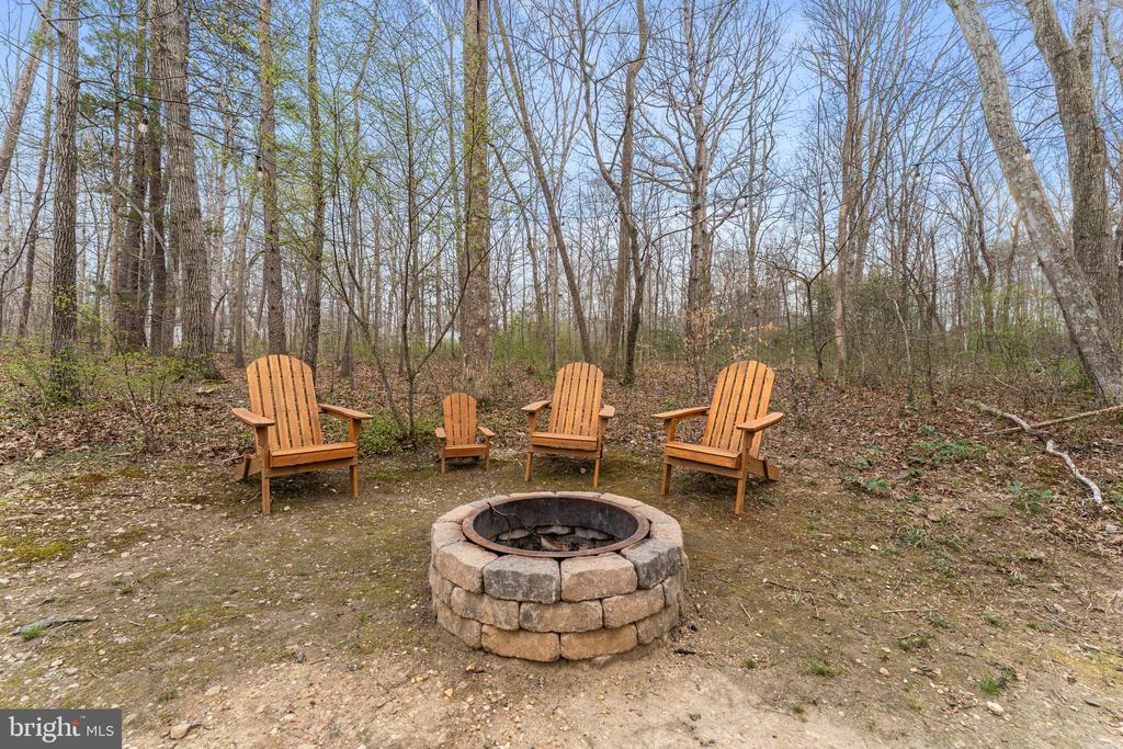 8600 RAWLINGS CT, SPOTSYLVANIA, Virginia 22551, 5 Bedrooms Bedrooms, ,4 BathroomsBathrooms,Residential,8600 RAWLINGS CT,VASP2040336 MLS # VASP2040336