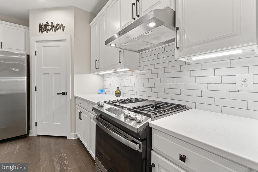 8600 RAWLINGS CT, SPOTSYLVANIA, Virginia 22551, 5 Bedrooms Bedrooms, ,4 BathroomsBathrooms,Residential,8600 RAWLINGS CT,VASP2040336 MLS # VASP2040336