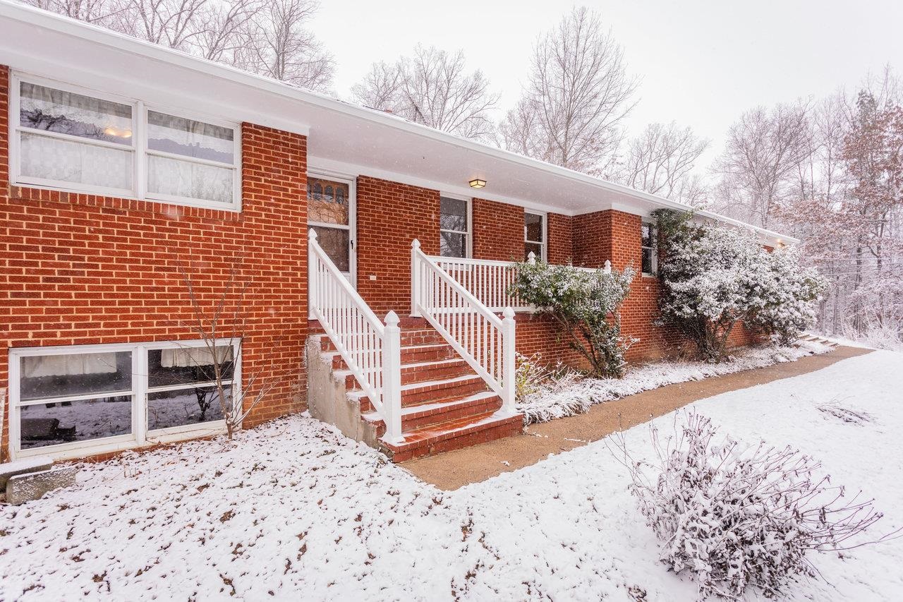 734 DICES SPRING RD, WEYERS CAVE, Virginia 24486, 3 Bedrooms Bedrooms, ,2 BathroomsBathrooms,Residential,734 DICES SPRING RD,671775 MLS # 671775