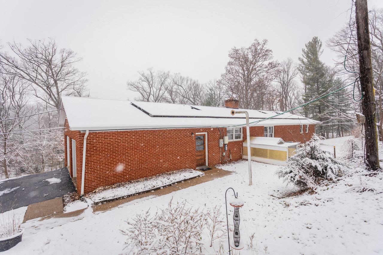 734 DICES SPRING RD, WEYERS CAVE, Virginia 24486, 3 Bedrooms Bedrooms, ,2 BathroomsBathrooms,Residential,734 DICES SPRING RD,671775 MLS # 671775