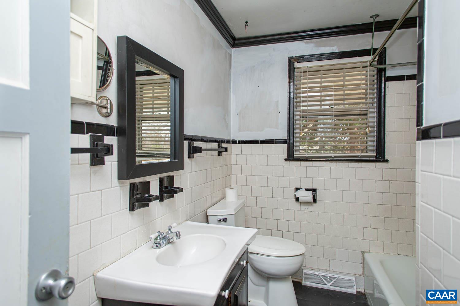 5930 RAILROAD AVE, CROZET, Virginia 22932, 3 Bedrooms Bedrooms, ,1 BathroomBathrooms,Residential,5930 RAILROAD AVE,674966 MLS # 674966 5930 RAILROAD AVE, CROZET, Virginia 22932, 3 Bedrooms Bedrooms, ,1 BathroomBathrooms,Residential,5930 RAILROAD AVE,674966 MLS # 674966