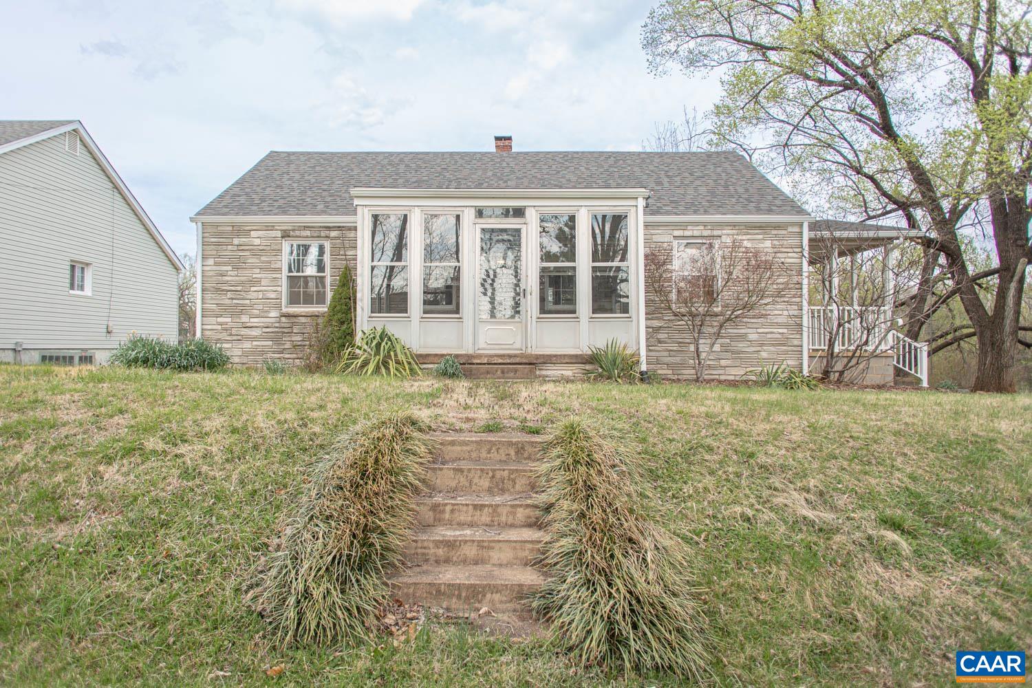 5930 RAILROAD AVE, CROZET, Virginia 22932, 3 Bedrooms Bedrooms, ,1 BathroomBathrooms,Residential,5930 RAILROAD AVE,674966 MLS # 674966 5930 RAILROAD AVE, CROZET, Virginia 22932, 3 Bedrooms Bedrooms, ,1 BathroomBathrooms,Residential,5930 RAILROAD AVE,674966 MLS # 674966