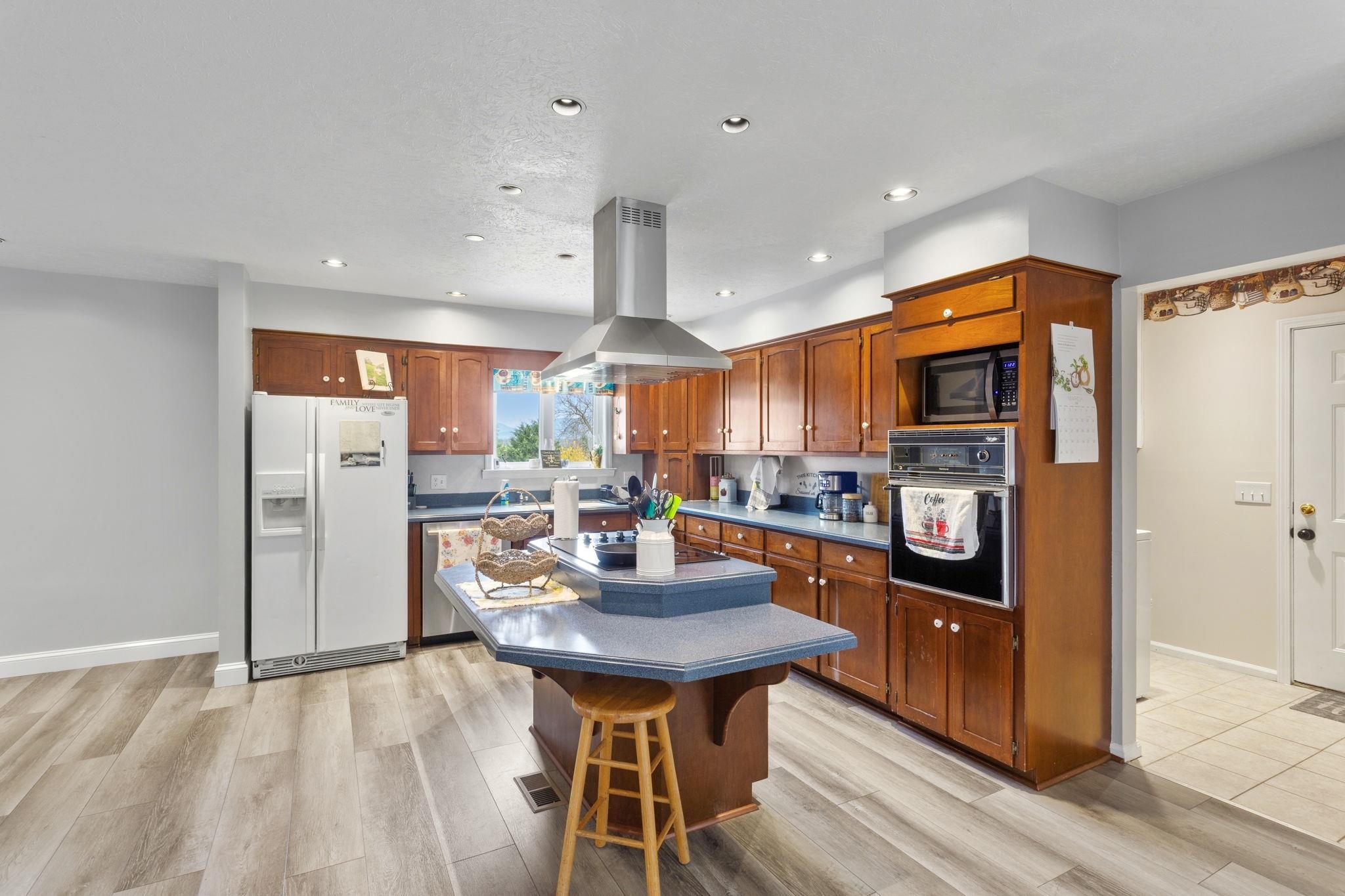 5260 E TIMBER RIDGE RD, MOUNT CRAWFORD, Virginia 22841, 3 Bedrooms Bedrooms, ,2 BathroomsBathrooms,Residential,5260 E TIMBER RIDGE RD,675023 MLS # 675023